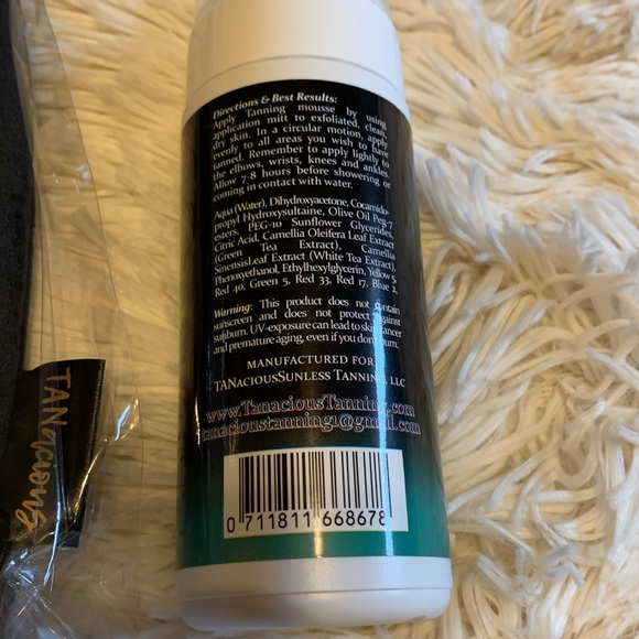 Tanacious Dark Tanning Mousse & Mitt - Picture 2 of 3